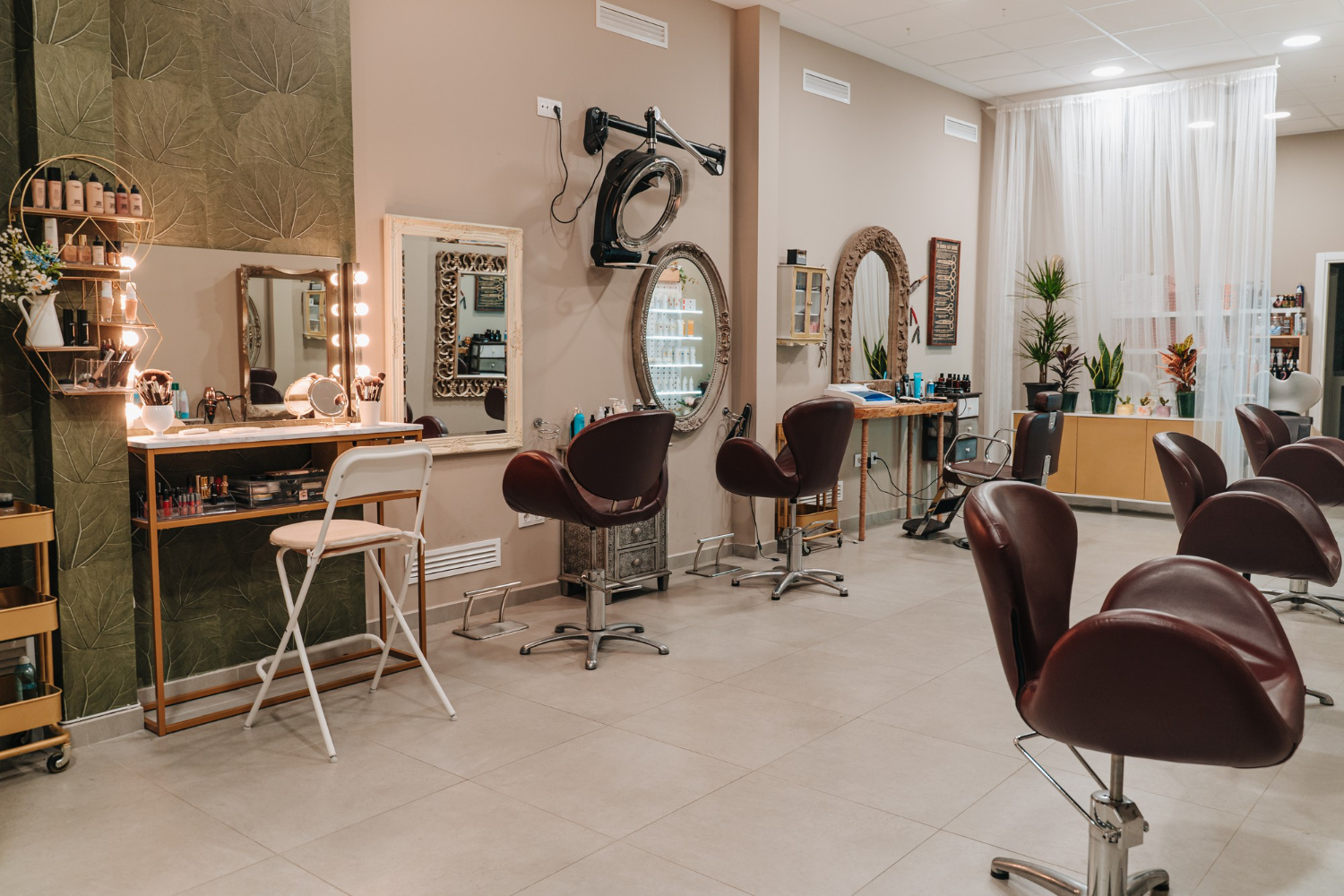 EternaMode Salon: Your Way to Impeccable Beauty and Style 